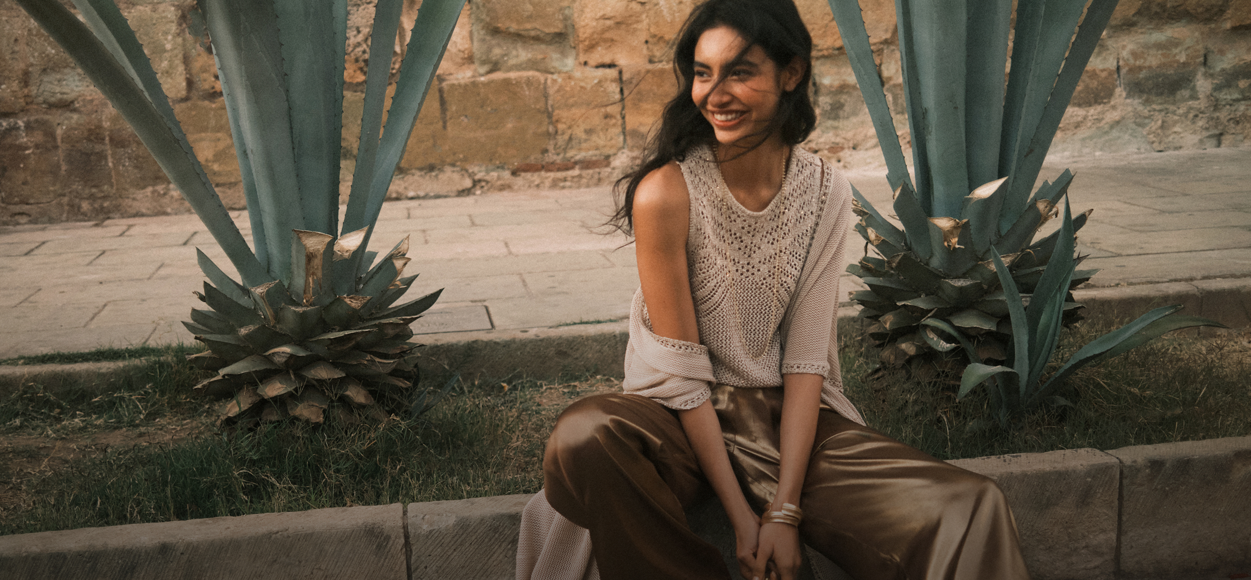 20% EXTRA en <br>
 Hoss Intropia, TFP <br>
by Tamara Falc&oacute;, <br>
Pedro del Hierro y OOTO