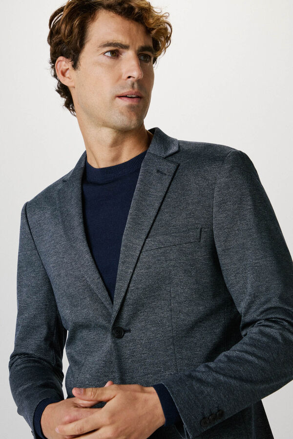 Selected Americana Slim Fit confeccionada con materiales reciclados. Azul marino