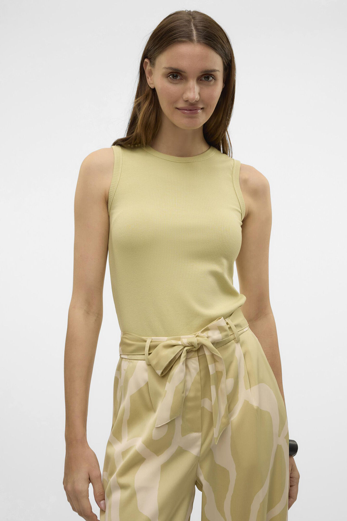 Vero Moda Top b&aacute;sico de tirantes