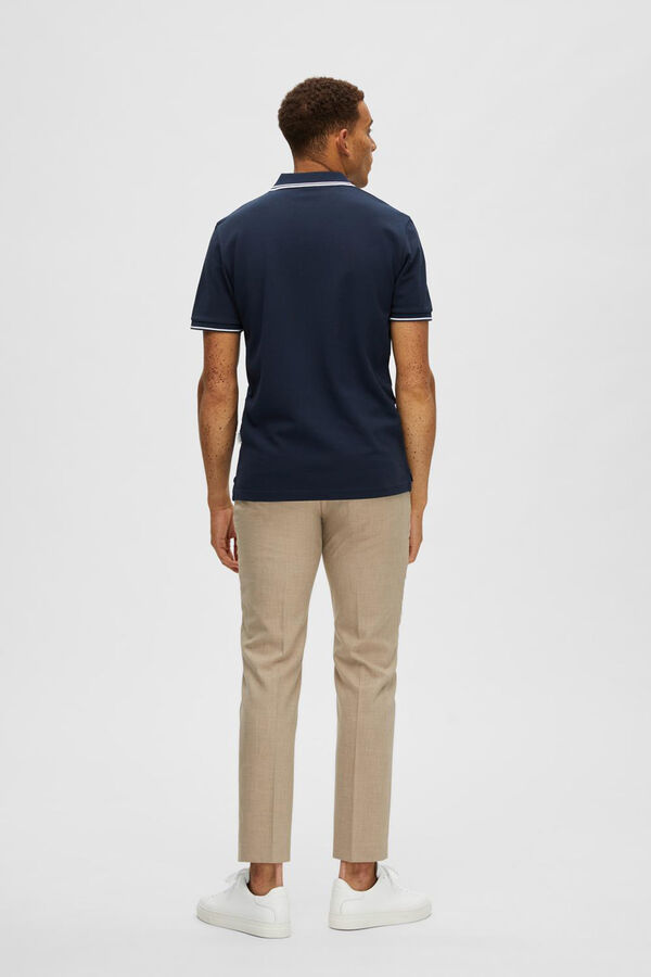 Selected Polo de algod&oacute;n org&aacute;nico con logo bordado con detalle en cuello y mangas. Azul marino