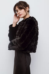 Vila Abrigo pelo sint&eacute;tico Negro