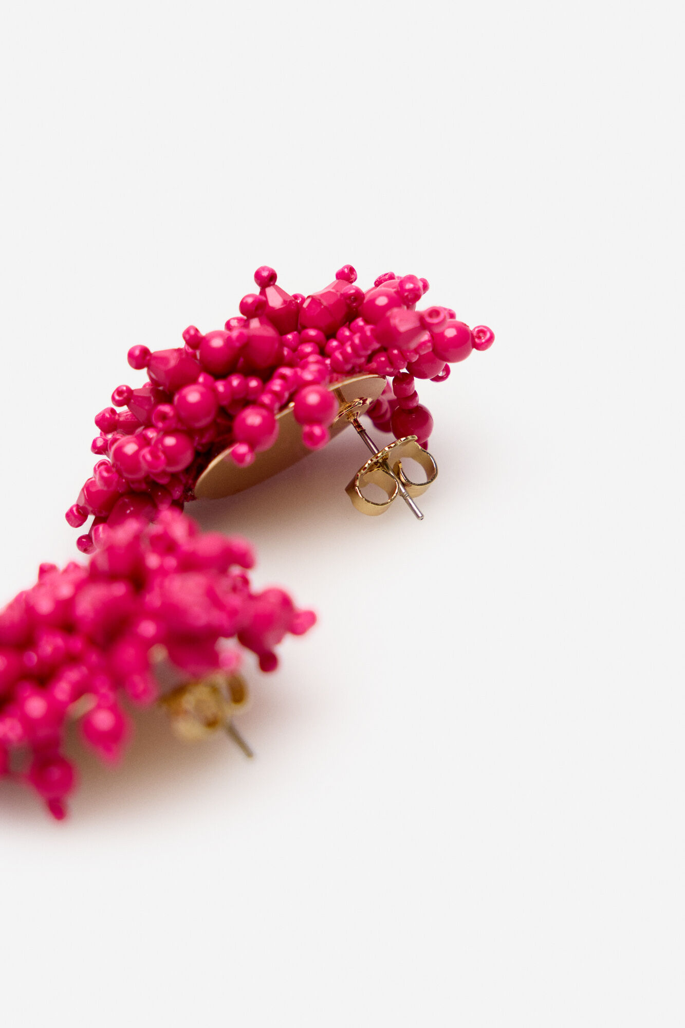 Cortefiel Brincos de pompom com mi&ccedil;angas