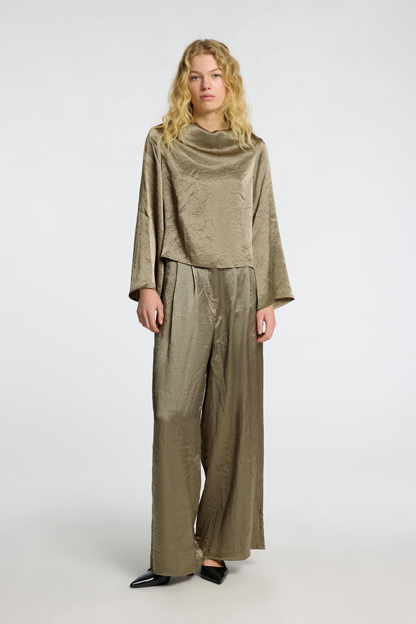 Selected Femme Pantalón satinado wide Leg con pinza Gris