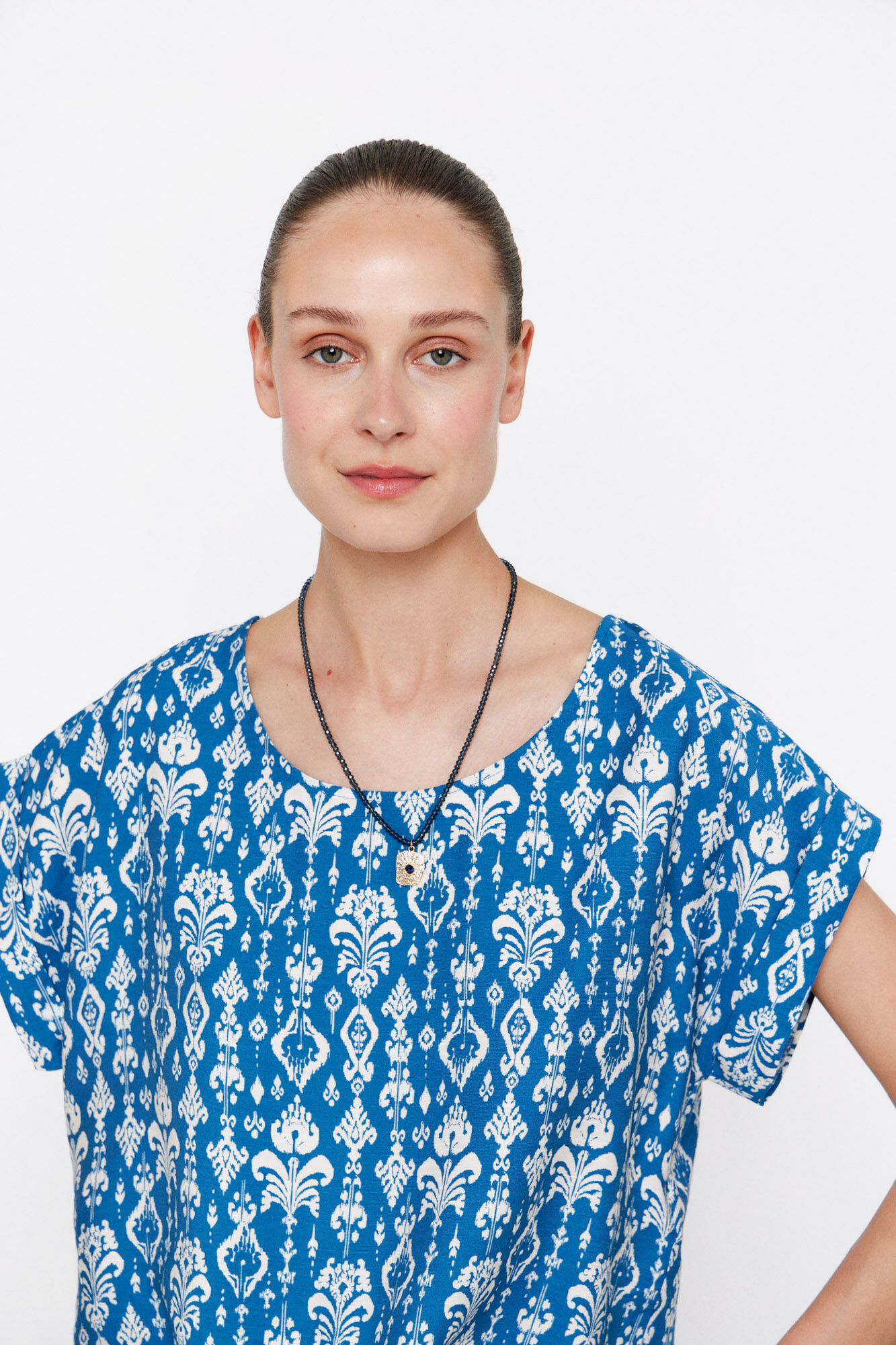 Cortefiel Blusa manga corta cuello redondo