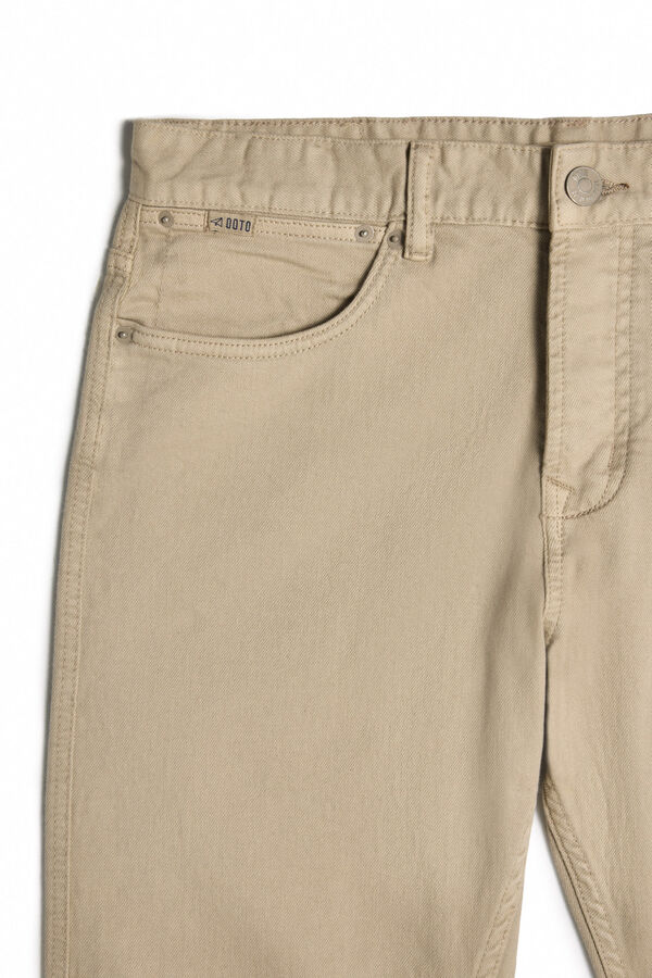 OOTO Pantalón 5 bolsillos color slim Beige