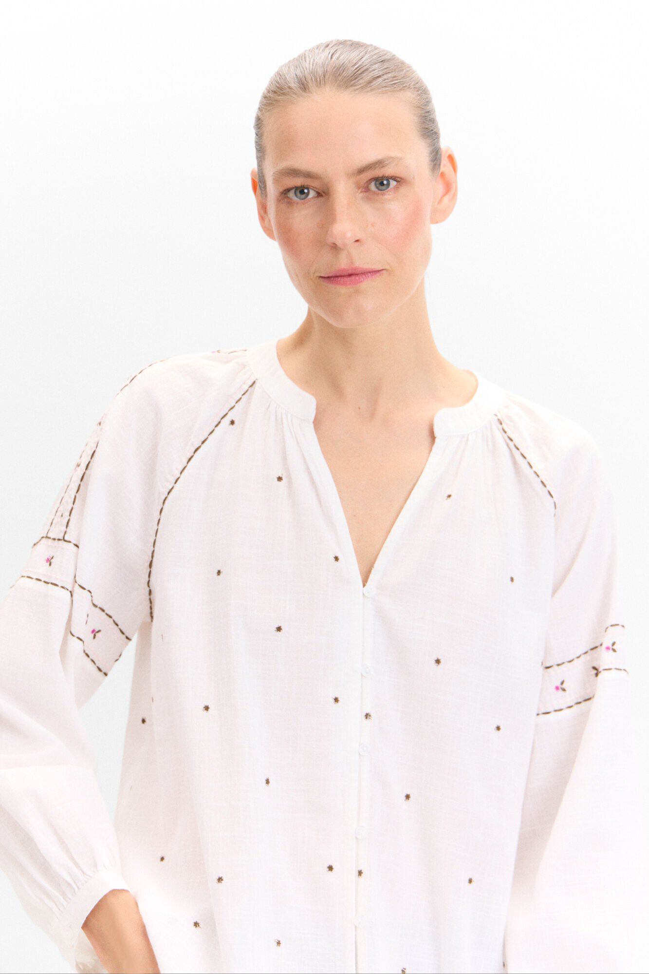 Cortefiel Blusa bordada floral