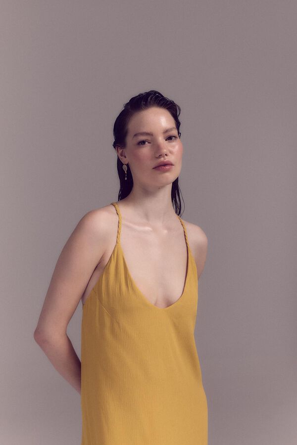 Slowlove Vestido plisado tirante multiposici&oacute;n Dorado