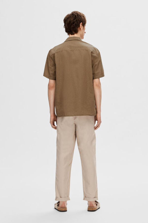 Selected Camisa de manga curta confecionada com linho e algodão reciclado. Castanho