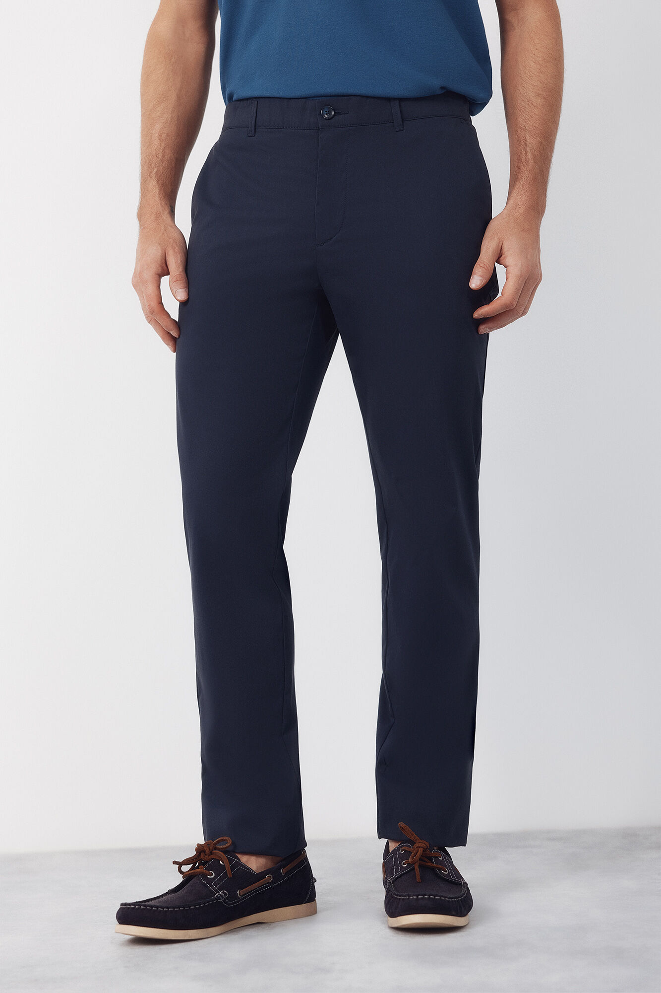 Cortefiel Pantal&oacute;n chino t&eacute;cnico slim ligero