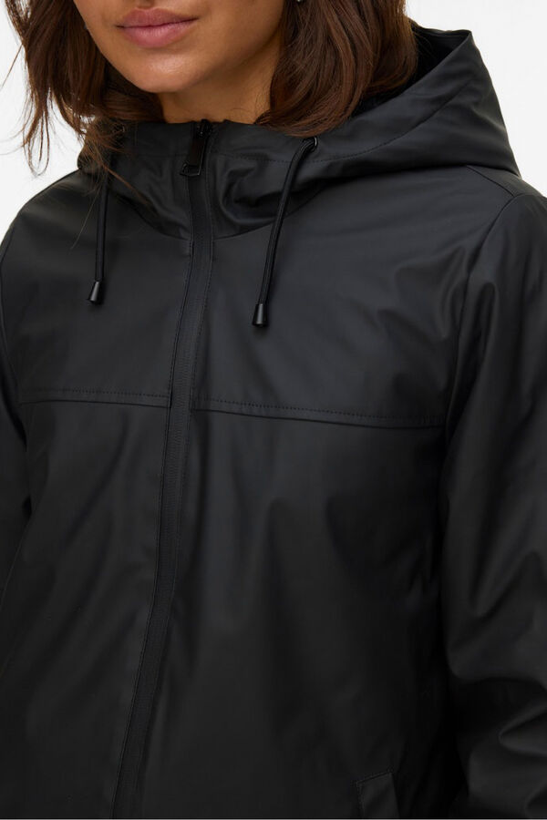 Vero Moda Imperme&aacute;vel com capuz Preto