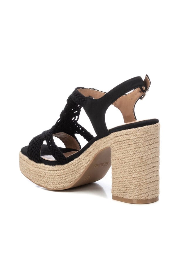 XTI Sandalia estilo macram&eacute; yute Negro