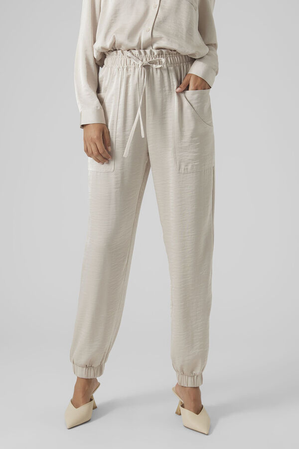 Vero Moda Cal&ccedil;as skinny efeito acetinado Tostado