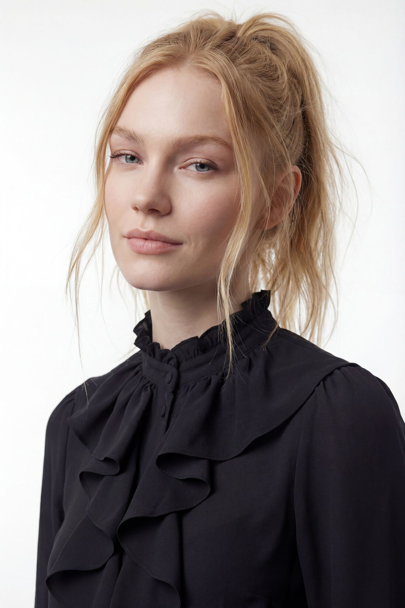 Vila Blusa de manga comprida com babados