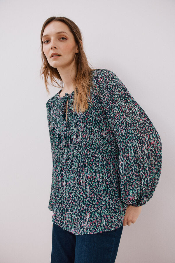 Cortefiel Blusa plisada escote pico Estampado azul