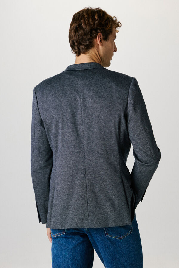 Selected Americana Slim Fit confeccionada con materiales reciclados. Azul marino