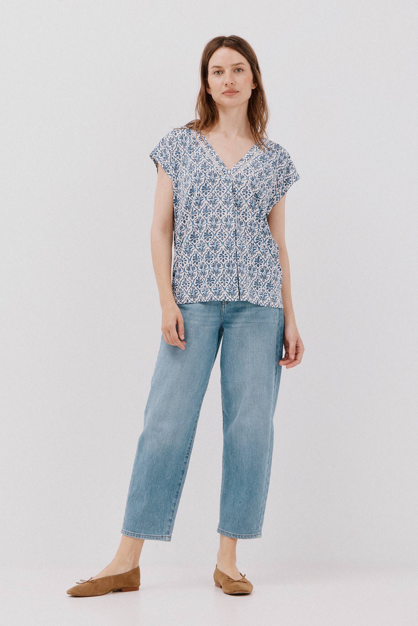 Cortefiel Camiseta bico com detalhe de renda