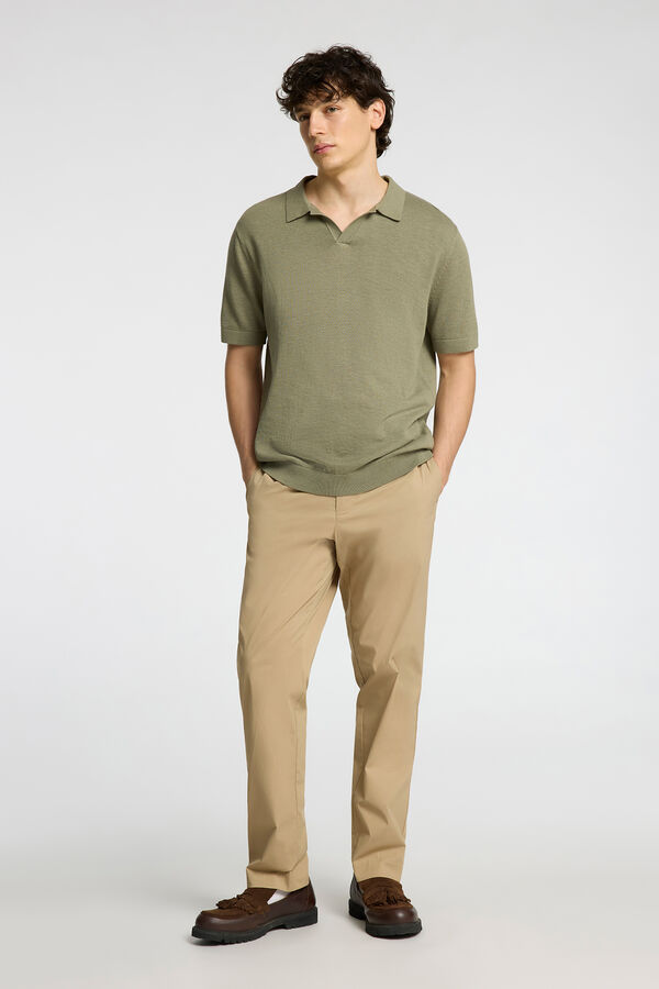 Selected Polo de punto con cuello abierto Gris