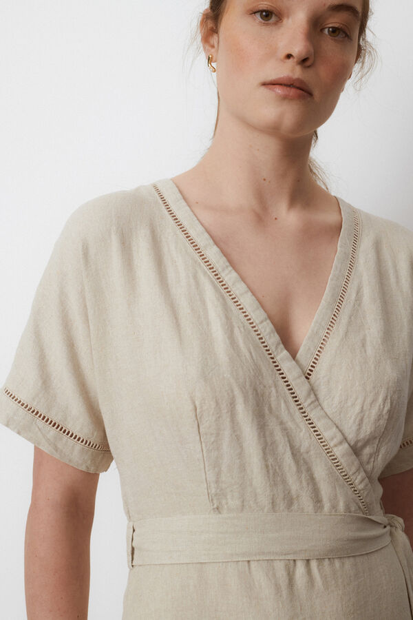 Vila Vestido curto de linho com cinto com la&ccedil;ada Castanho