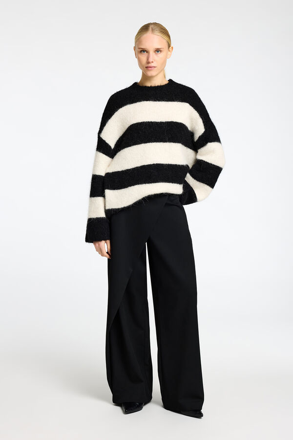 Selected Femme Jersey de Alpaca con cuello redondo. Negro