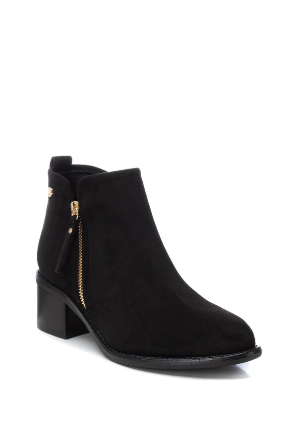 XTI Bot&iacute;n se&ntilde;ora antelina con tac&oacute;n y adorno cremallera Negro