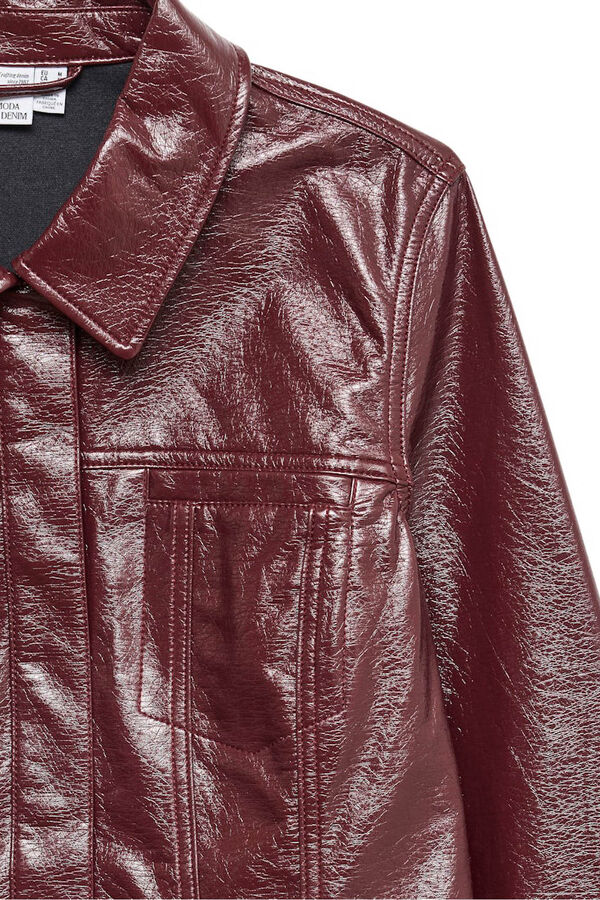 Vero Moda Cazadora ajustada efecto piel Vino