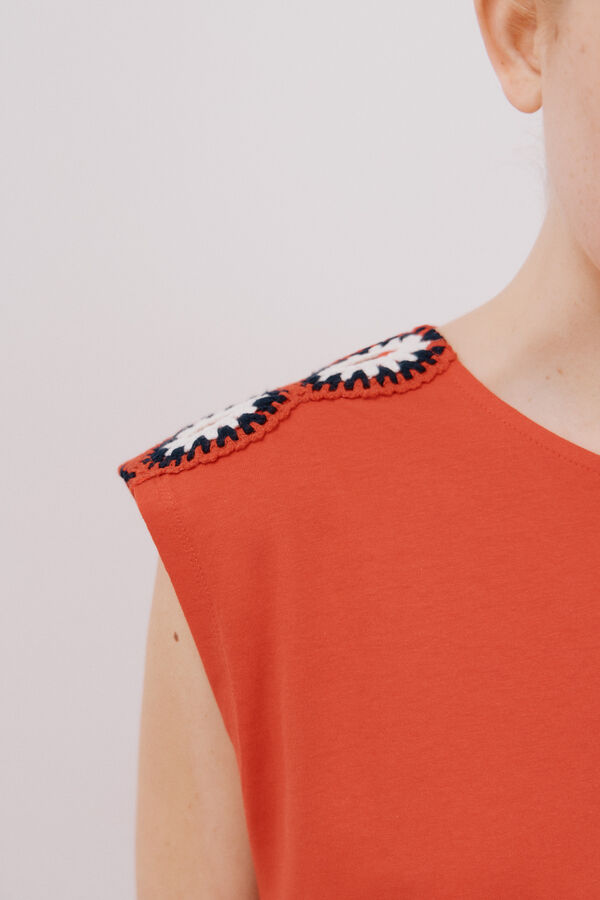 Cortefiel Camiseta detalle crochet Rojo