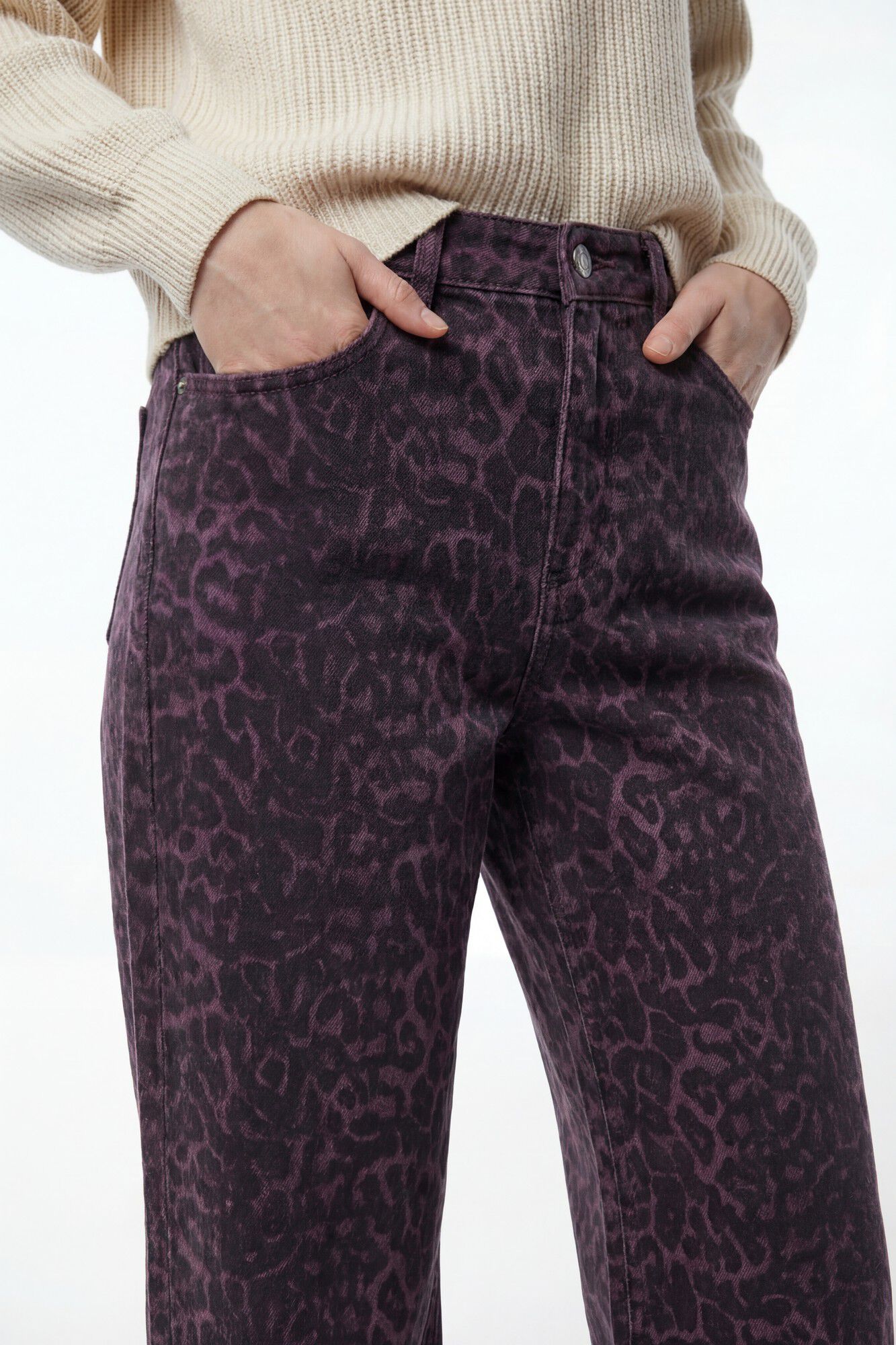 Vila Pantal&oacute;n vaquero estampado leopardo