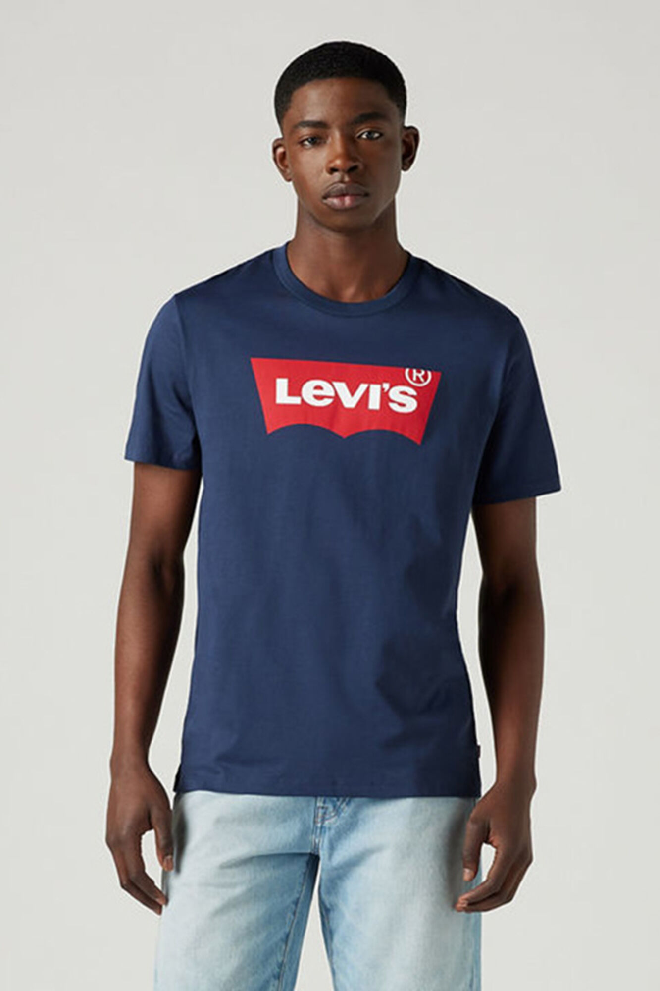 Levi's T-shirt Levi's&reg; cl&aacute;ssica com log&oacute;tipo no meio