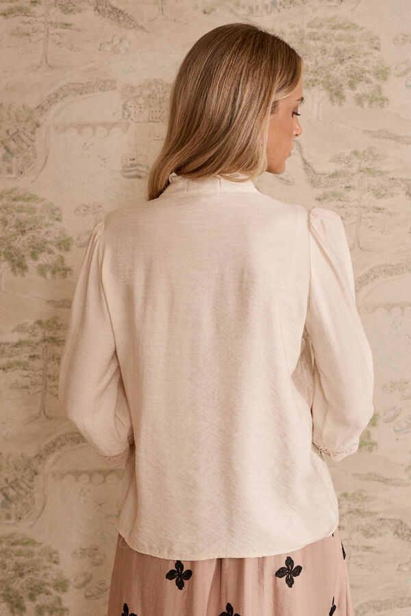 Pol&iacute;n Et Moi Camisa bordados Cassie Beige