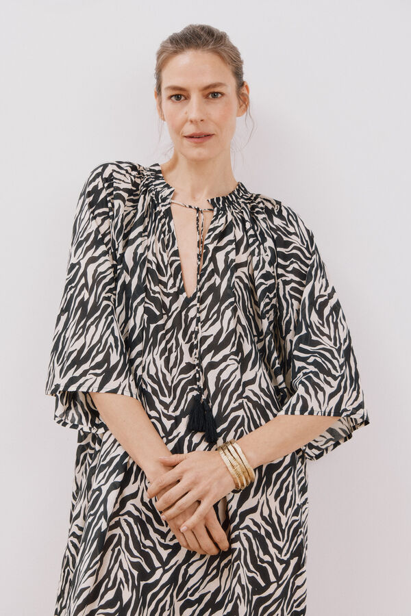 Cortefiel Cafet&atilde; comprido estampado Impress&atilde;o