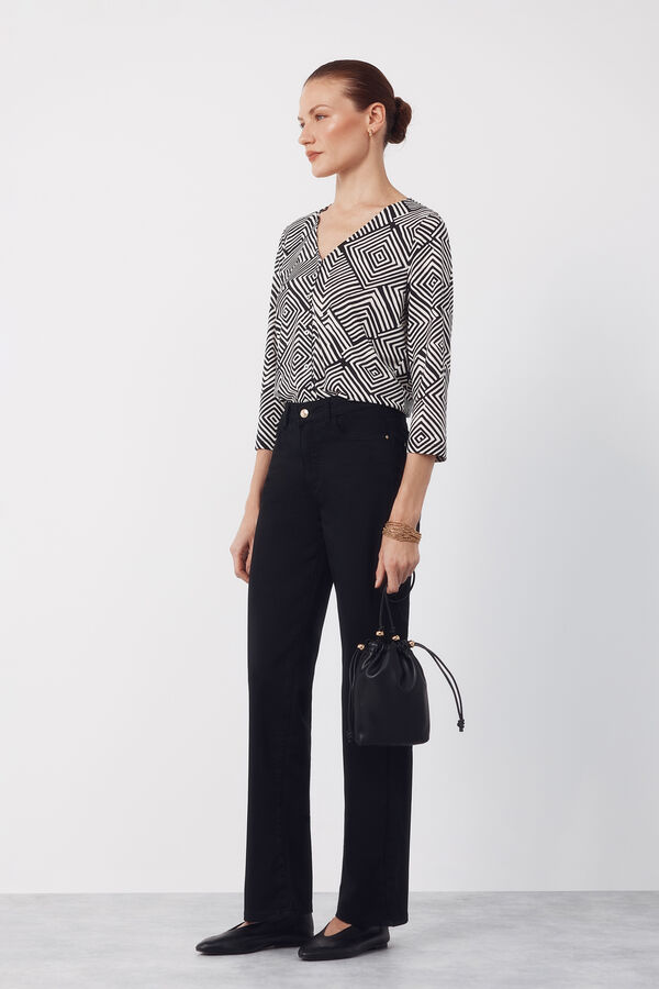 Cortefiel Blusa com decote em v e bot&otilde;es. Impress&atilde;o