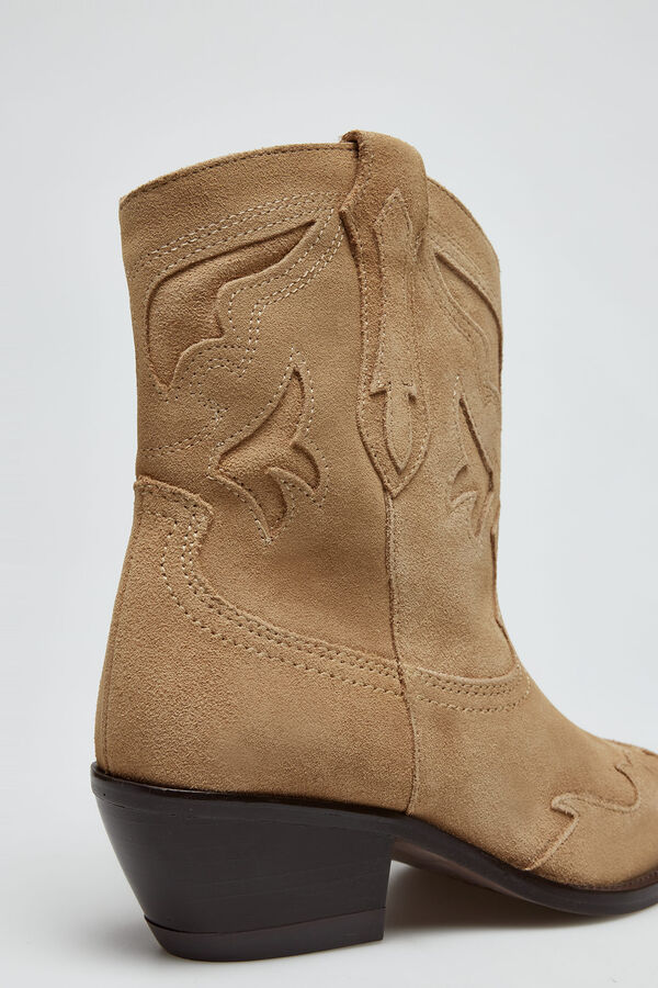 Slowlove Bot&iacute;n de serraje Beige