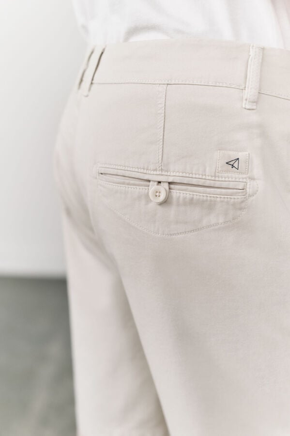 OOTO Bermuda chino Ecru