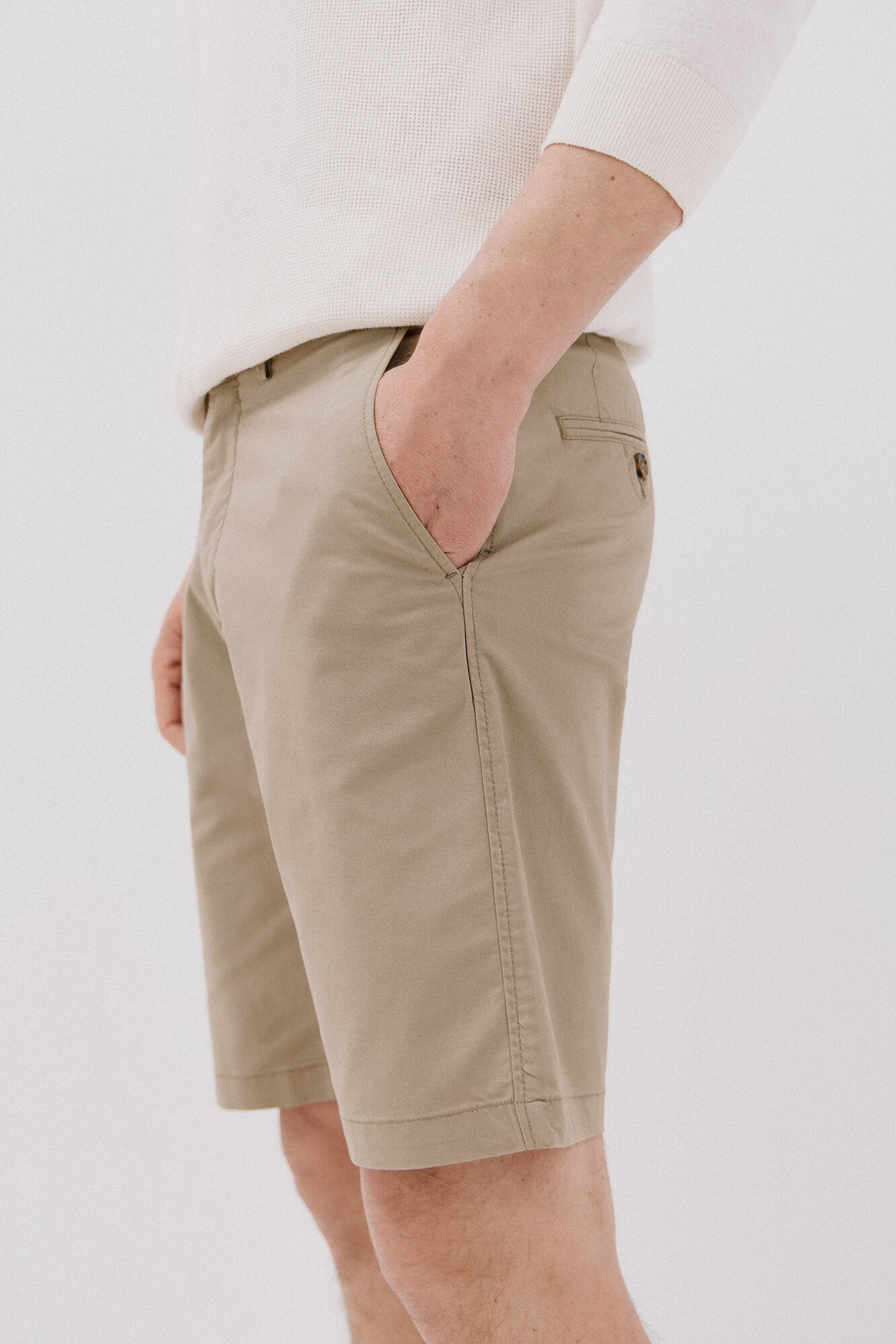 Cortefiel Bermuda chino