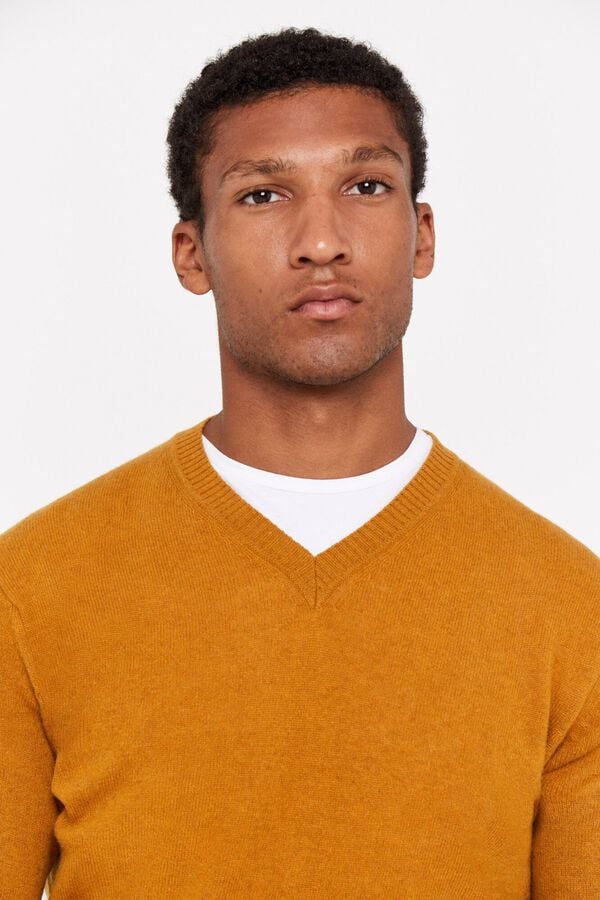 Cortefiel Camisola l&atilde; lambswool gola em bico Dourado