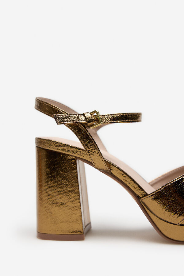 Cortefiel Sandalia tacón plataforma Dorado