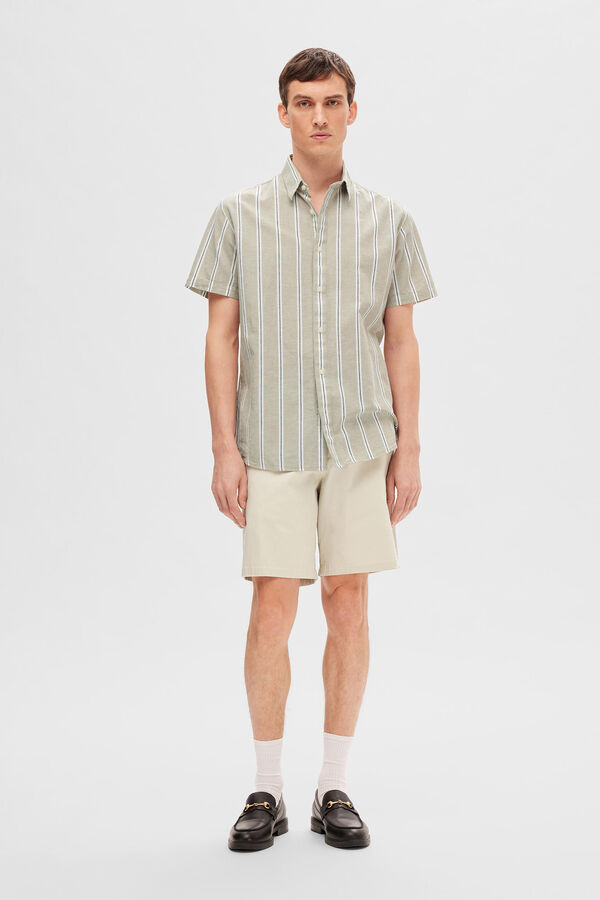 Selected Calças chino curtas confecionadas com algodão orgânico.  Cinzento