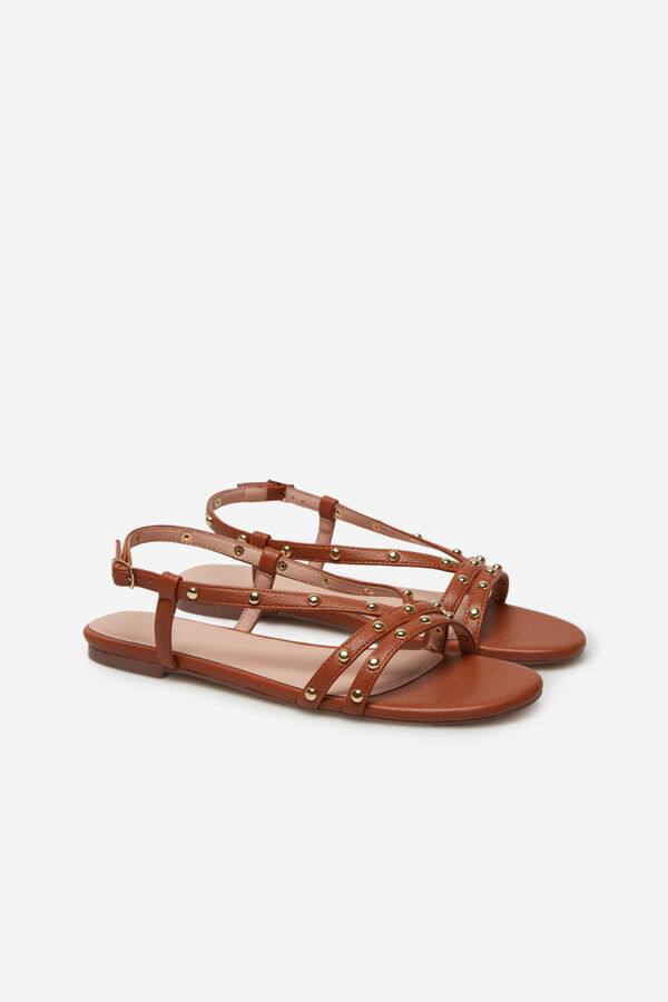 Cortefiel Sandalia tachas Marr&oacute;n oscuro