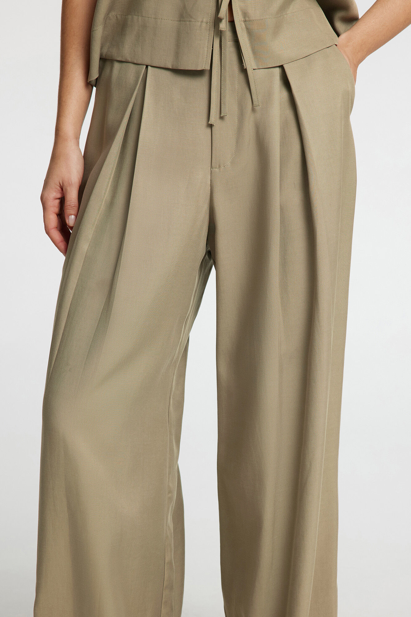 Selected Femme Pantal&oacute;n Wide Leg con pinza