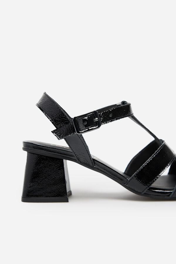 Lodi Sand&aacute;lia salto Preto