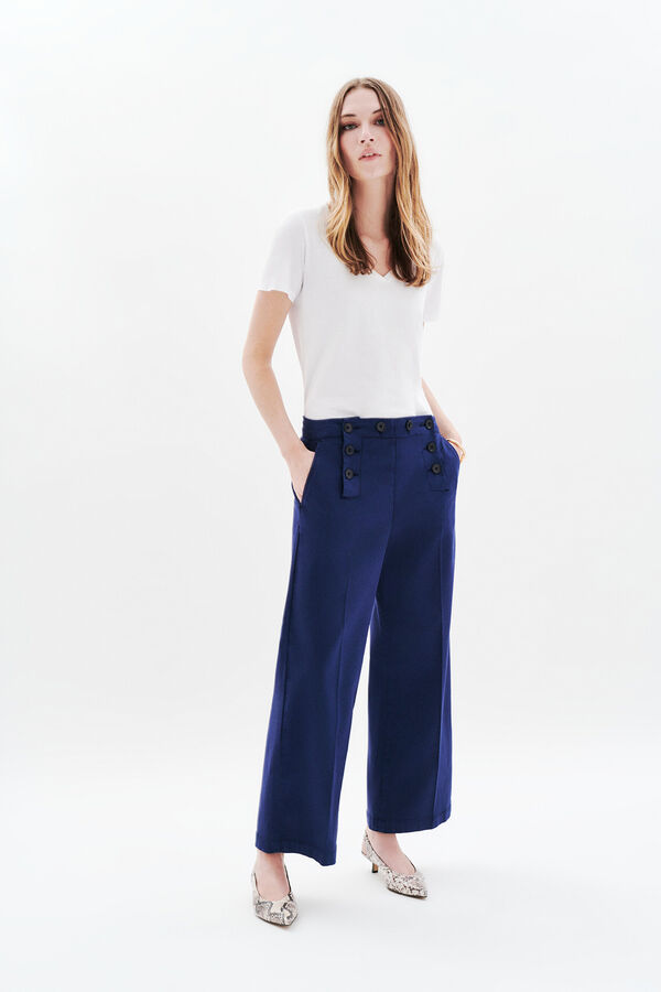 Caroll Cal&ccedil;a de fato com bot&otilde;es Azul
