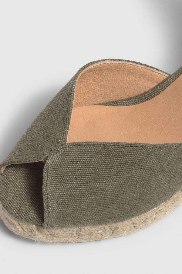 Castañer Sandalia con cuña Bianca lona Kaki