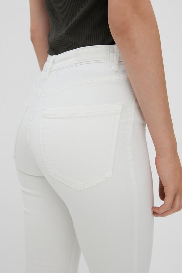 Vero Moda Jeans Sophia cigarro de cintura subida Branco