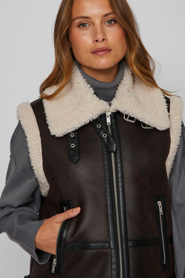Vila Chaleco polipiel con borrego Marr&oacute;n oscuro