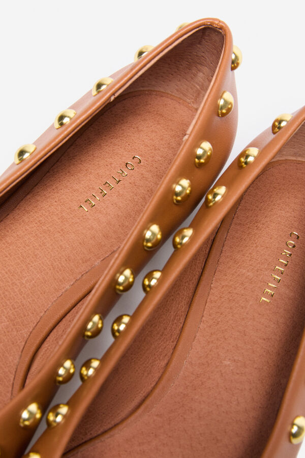 Cortefiel Bailarina tachas grandes Marr&oacute;n