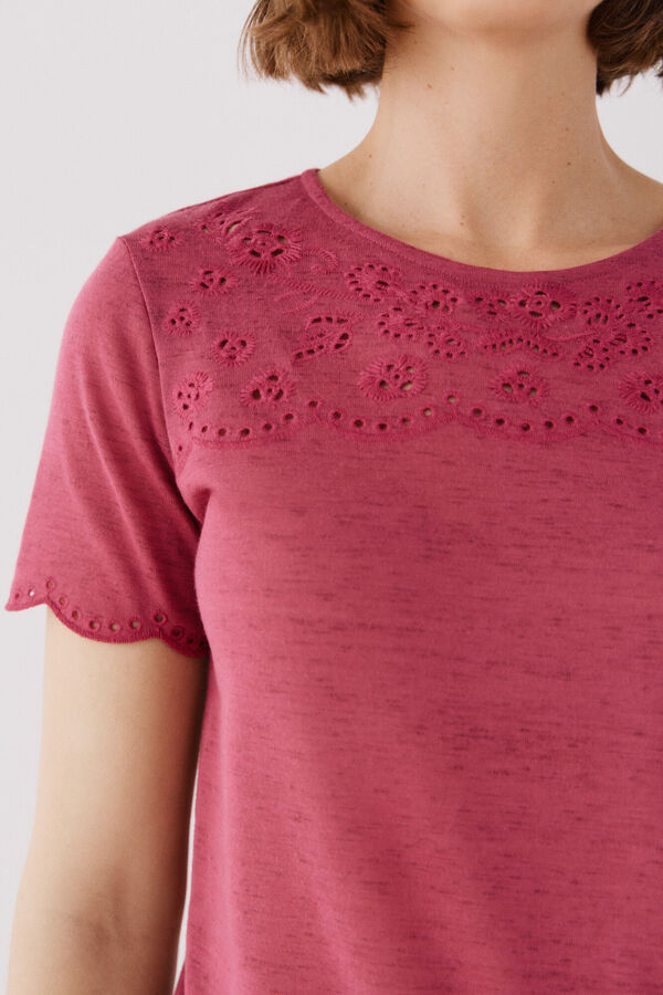 Cortefiel Camiseta bordada Morado