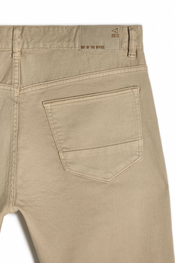 OOTO Pantalón 5 bolsillos color slim Beige