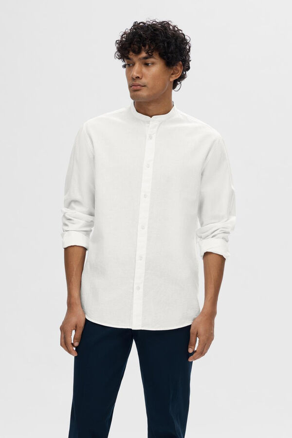 Selected Camisa de manga larga y cuello mao confeccionada con lino y algod&oacute;n org&aacute;nico. Blanco