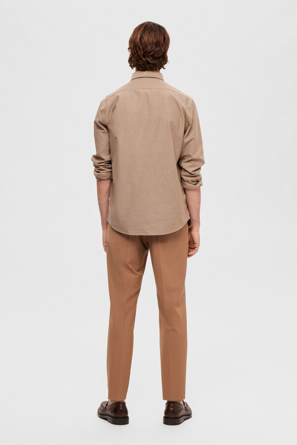 Selected Camisa oxford Regular Fit con bolsillo 100% algod&oacute;n Marr&oacute;n