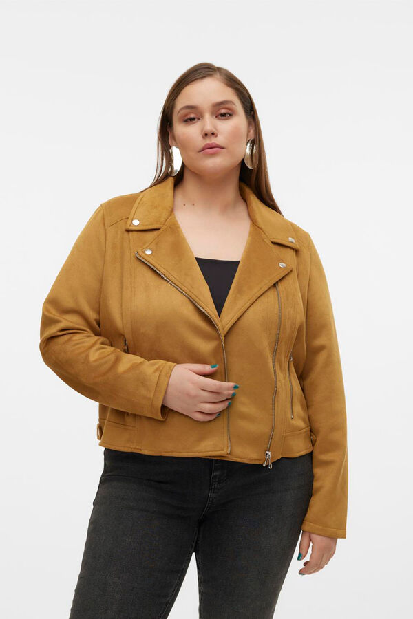 Vero Moda Curve Chaqueta efecto ante talla grande Marr&oacute;n
